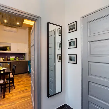 K10 B Kazinczy Apartment *