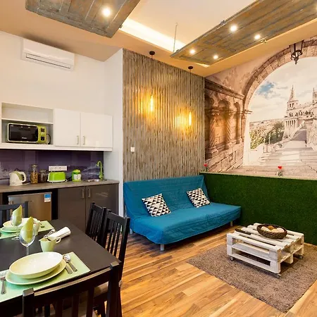 K10 B Kazinczy בודפשט