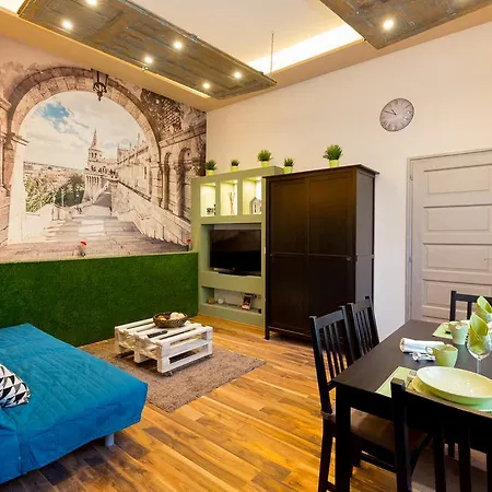 K10 B Kazinczy Apartment