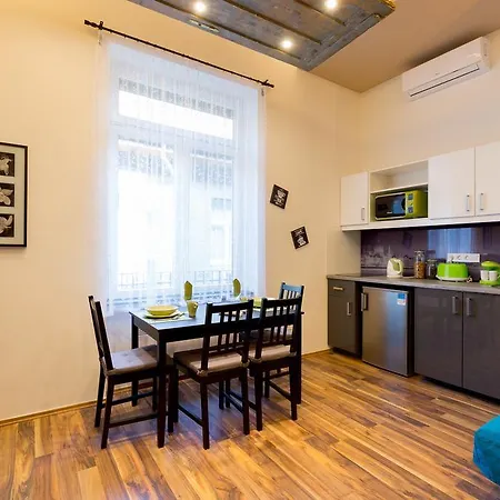 K10 B Kazinczy Apartment Budapest